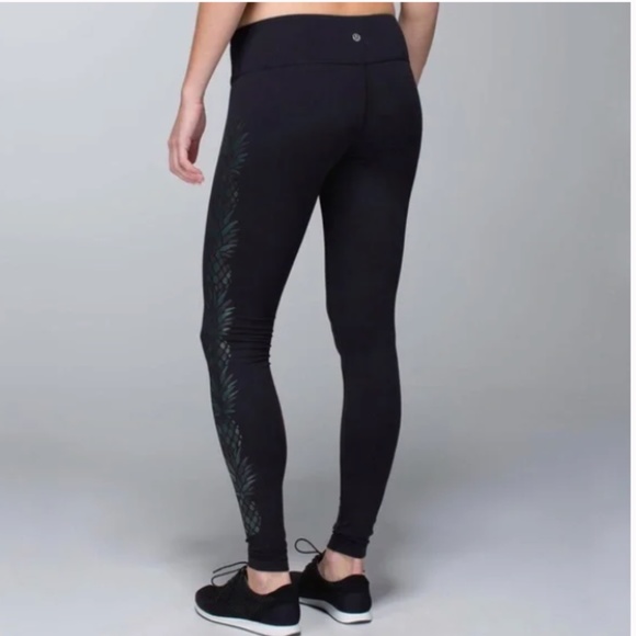 Rare Lululemon Black Wunder Under Pineapple Leggings - Picture 1 of 12